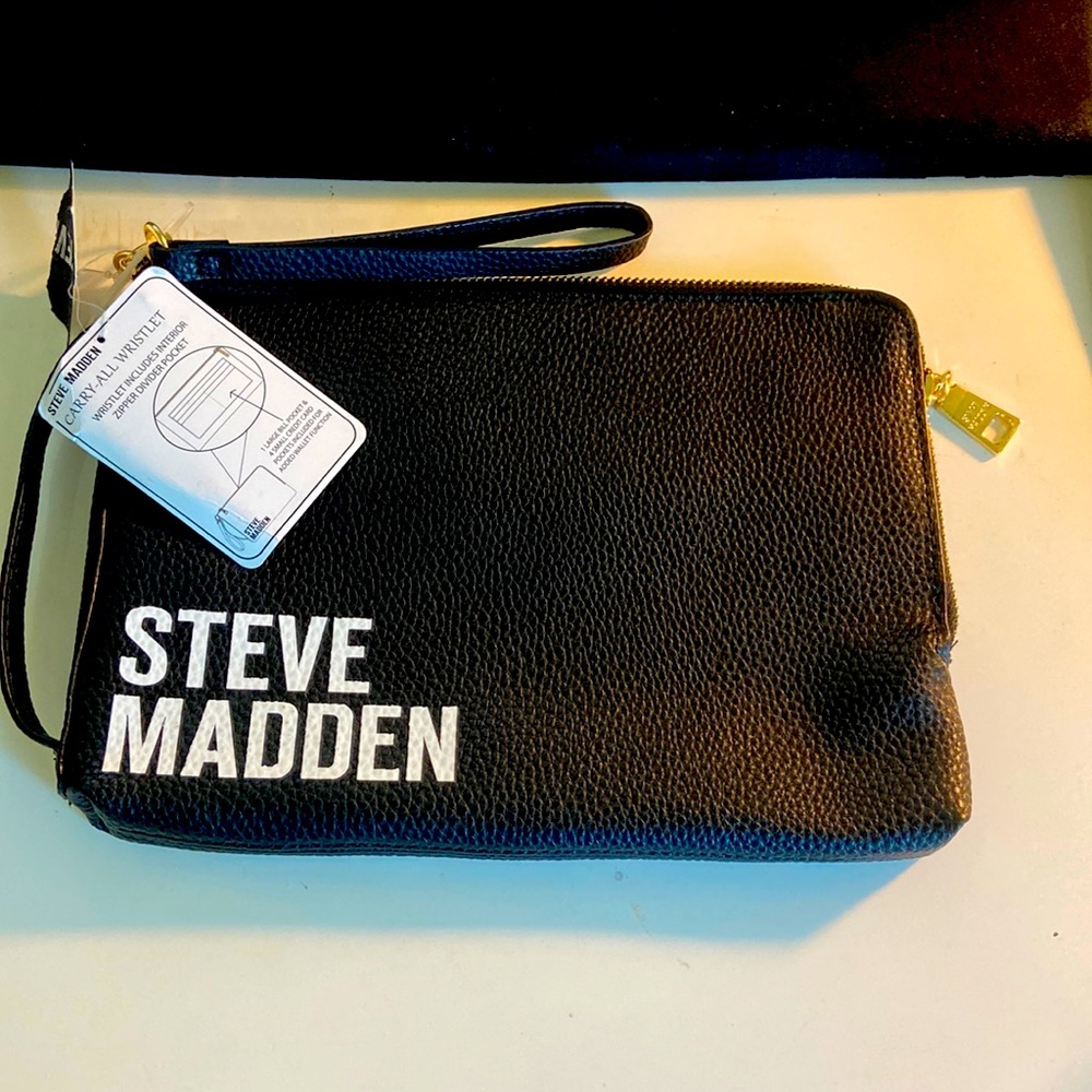 Steve Madden wristlet